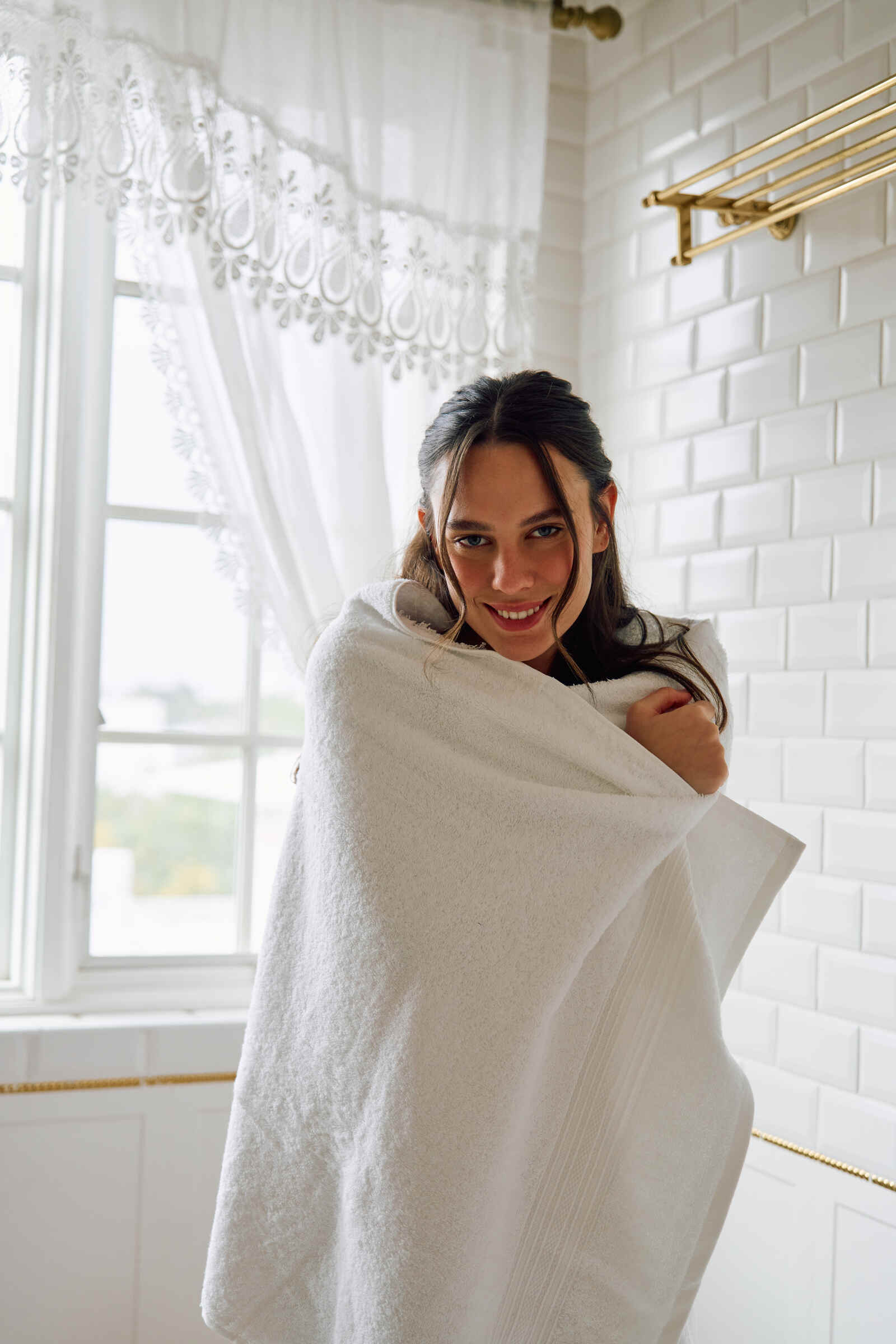 מגבת גוף לבנה | דגם Cloud Touch