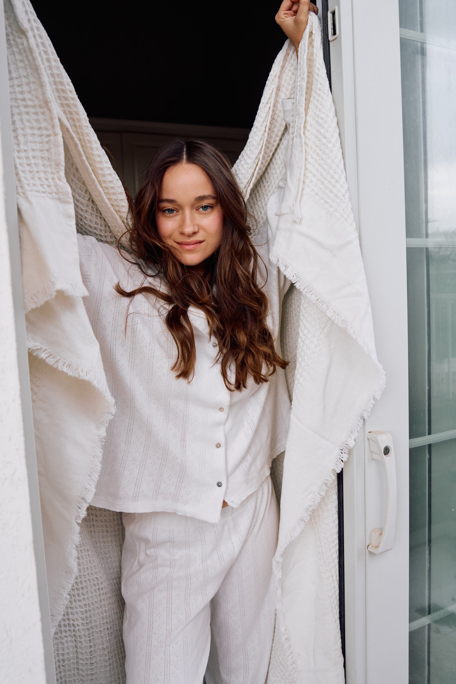 שמיכת טלוויזיה פיקה | דגם Timeless | לבן