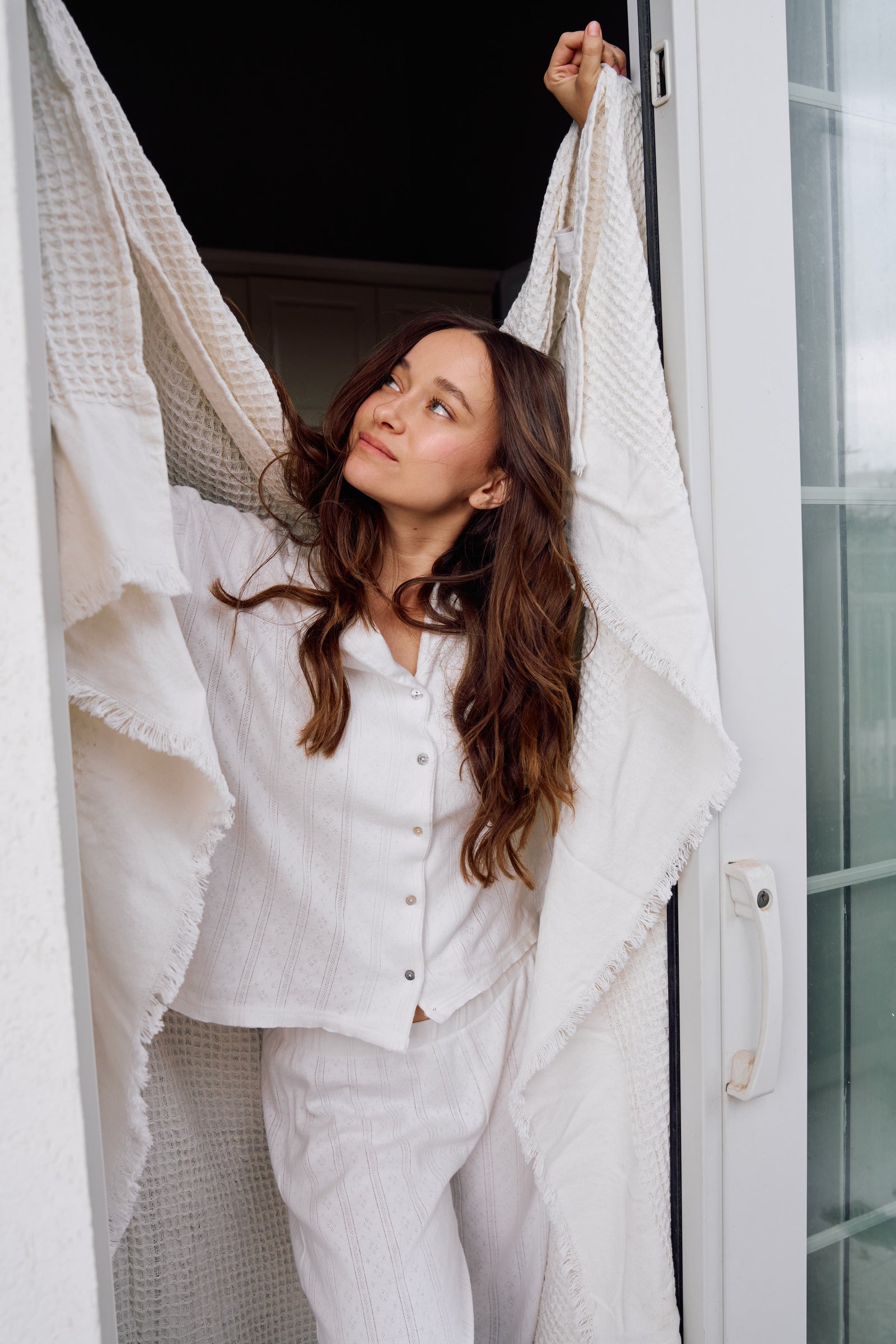 שמיכת טלוויזיה פיקה | דגם Timeless | לבן