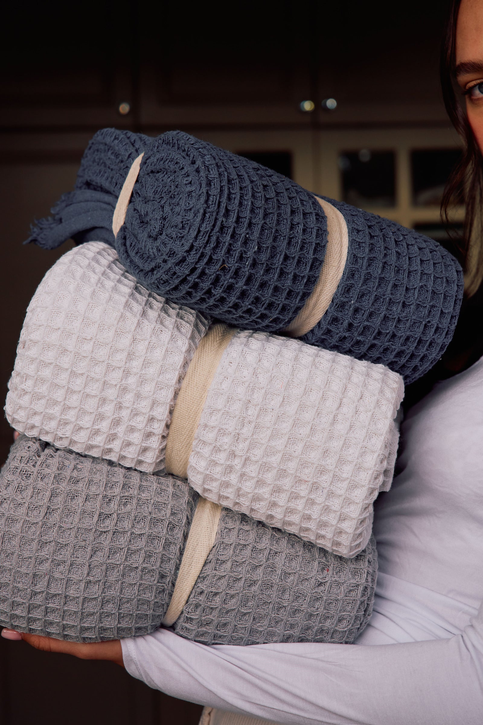 שמיכת טלוויזיה פיקה | דגם Timeless | אפור בהיר